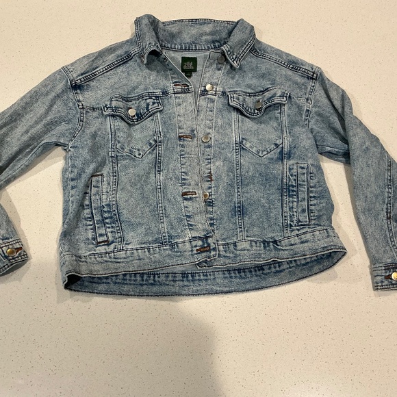 Light wash Jean Jacket - Picture 1 of 3